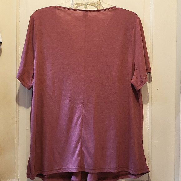 NEW EMERY ROSE Plus Button Front Pleated Short Sleeve Tee Size 2XL (16) - Picture 8 of 9